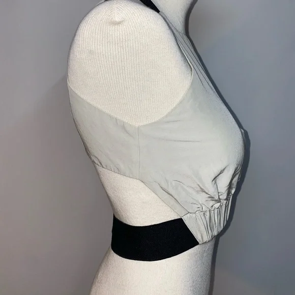 Shakuhachi White and Black Crop Top - Picture 3 of 11